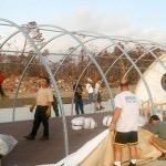 people build round tent